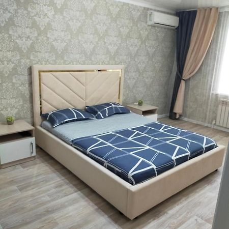 Vip квартира Центр Уралск Екстериор снимка
